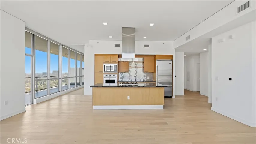 9 Macarthur Place N2002, Santa Ana, California 92707