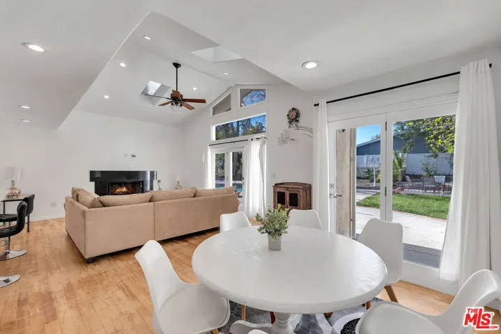 5890 Fairhaven Avenue, Woodland Hills, California 91367