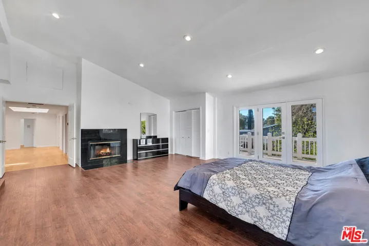 5890 Fairhaven Avenue, Woodland Hills, California 91367