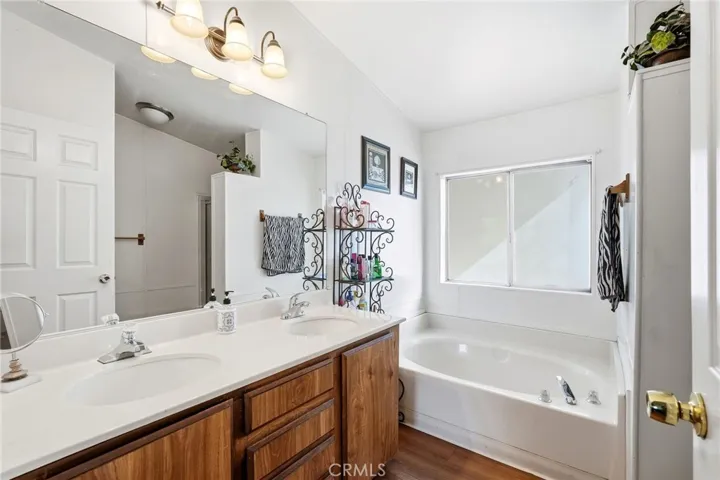 2121 E Ave I Spc 10 10, Lancaster, California 93535