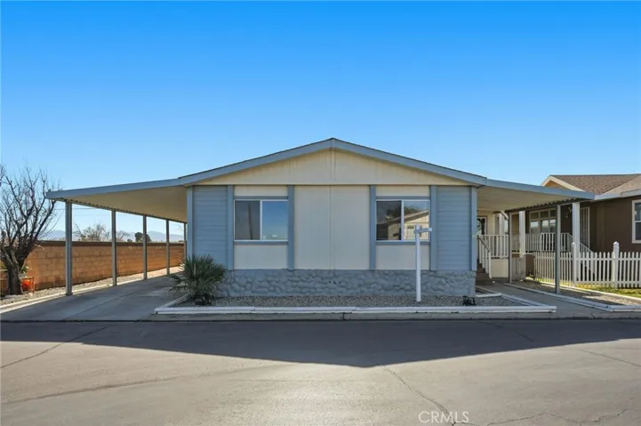 2121 E Ave I Spc 10 10, Lancaster, California 93535