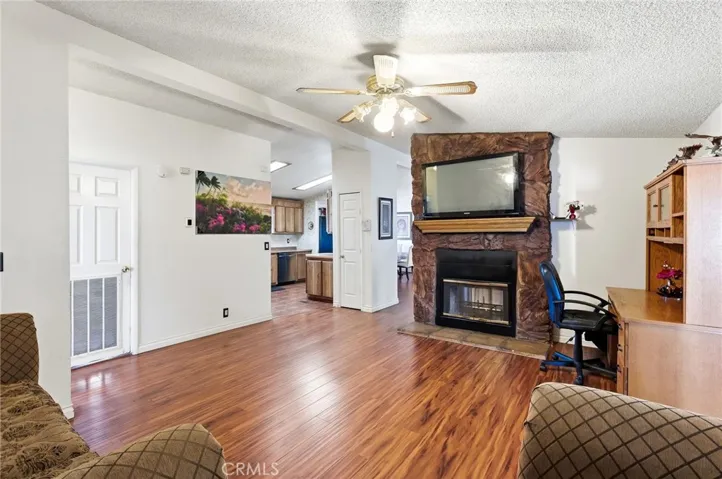2121 E Ave I Spc 10 10, Lancaster, California 93535