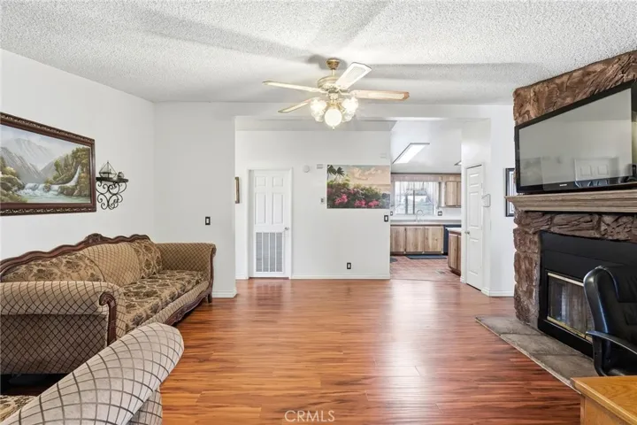 2121 E Ave I Spc 10 10, Lancaster, California 93535