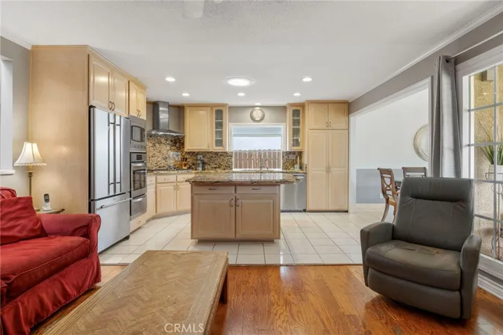 3134 Killarney Lane, Costa Mesa, California 92626