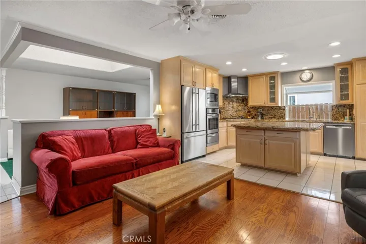 3134 Killarney Lane, Costa Mesa, California 92626