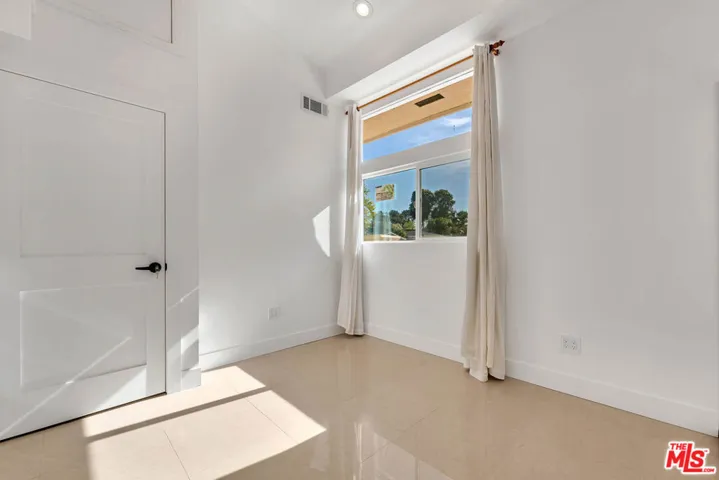 5892 Fairhaven Avenue, Woodland Hills, California 91367