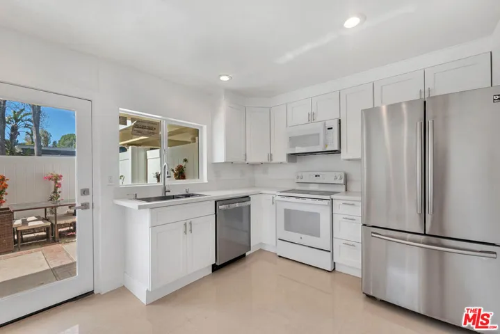 5892 Fairhaven Avenue, Woodland Hills, California 91367
