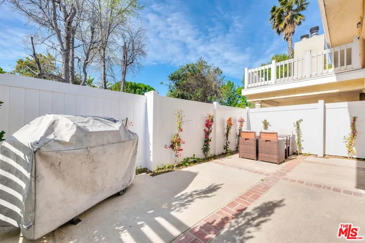 5892 Fairhaven Avenue, Woodland Hills, California 91367