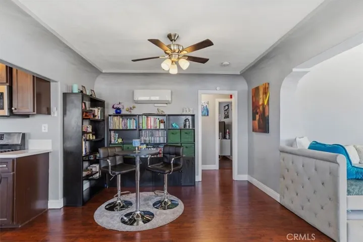 1600 W 80th Street, Los Angeles, California 90047