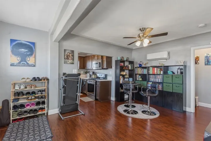 1600 W 80th Street, Los Angeles, California 90047