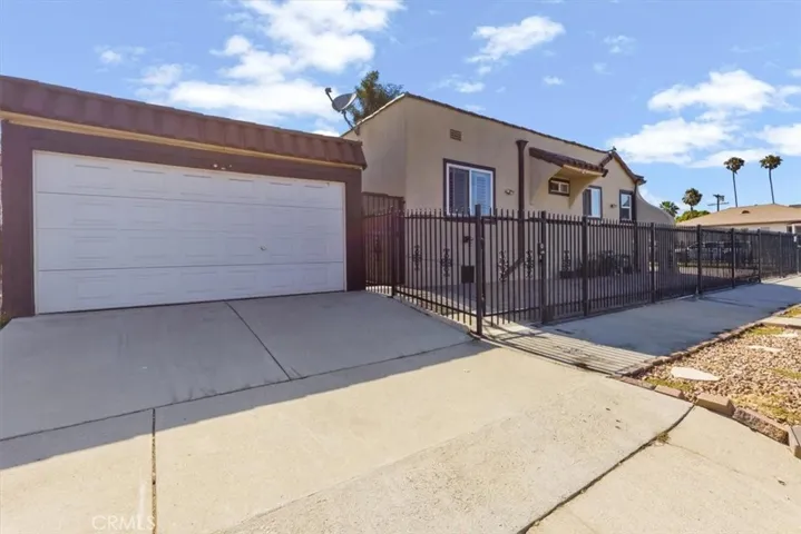 1600 W 80th Street, Los Angeles, California 90047