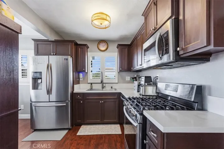 1600 W 80th Street, Los Angeles, California 90047
