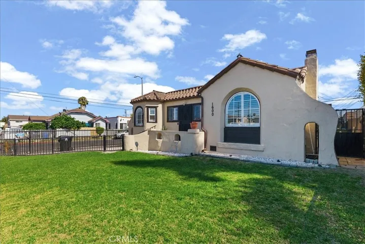 1600 W 80th Street, Los Angeles, California 90047