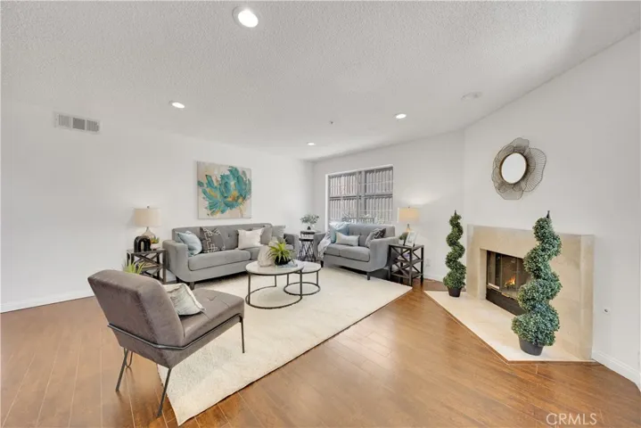 201 Palmetto 7, Alhambra, California 91801