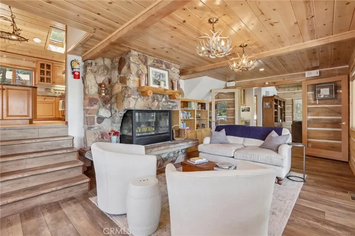 447 Cienega, Big Bear Lake, California 92315