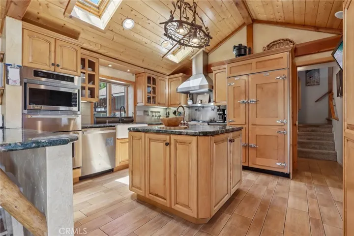 447 Cienega, Big Bear Lake, California 92315