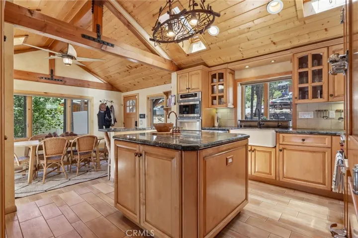 447 Cienega, Big Bear Lake, California 92315