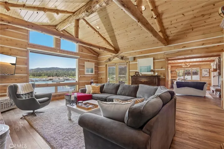 447 Cienega, Big Bear Lake, California 92315