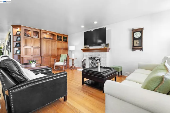 4678 Whiting St, Pleasanton, California 94566