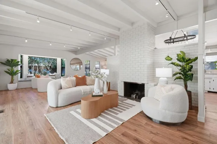 887 Loma Verde Avenue, Palo Alto, California 94303