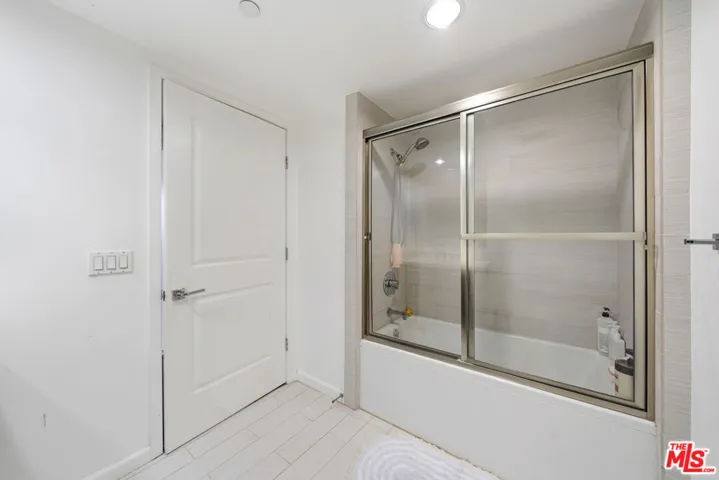 147 N Berendo Street 301, Los Angeles, California 90004