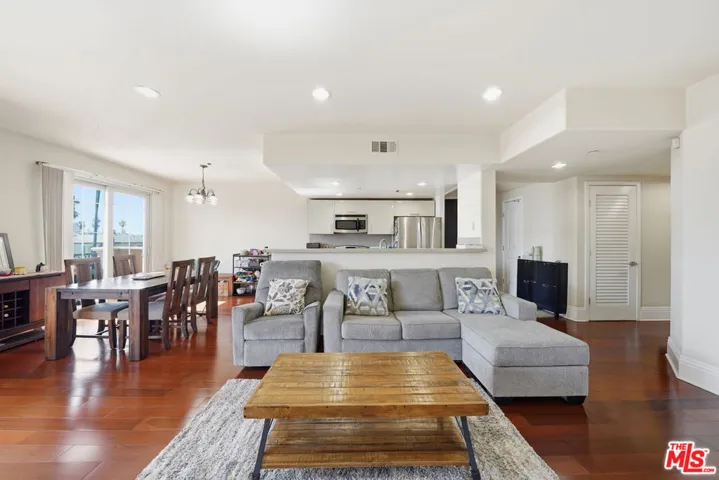 147 N Berendo Street 301, Los Angeles, California 90004