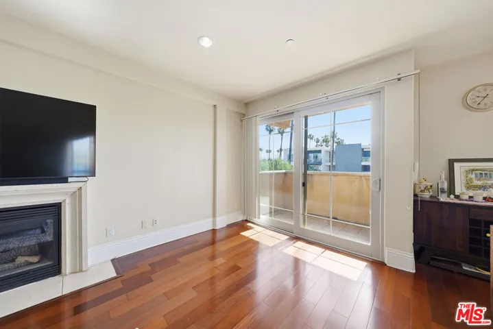 147 N Berendo Street 301, Los Angeles, California 90004