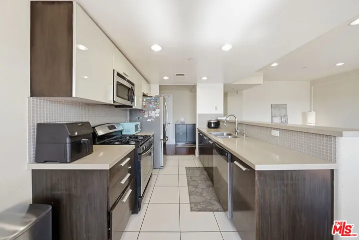 147 N Berendo Street 301, Los Angeles, California 90004