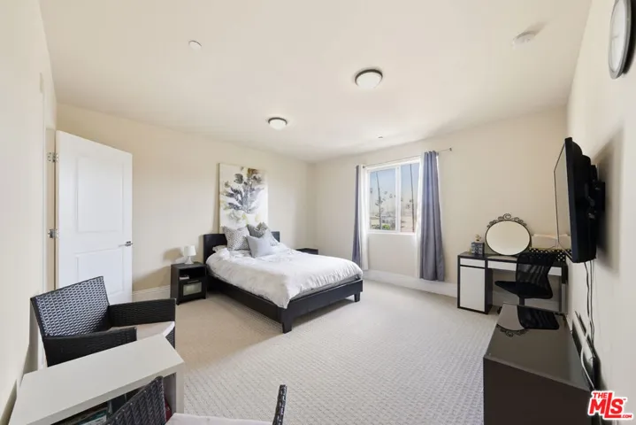 147 N Berendo Street 301, Los Angeles, California 90004