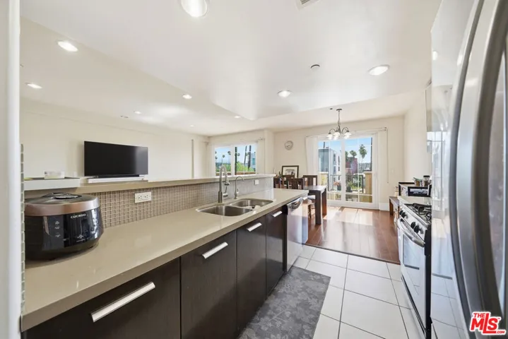 147 N Berendo Street 301, Los Angeles, California 90004