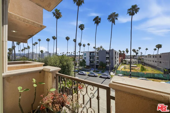 147 N Berendo Street 301, Los Angeles, California 90004