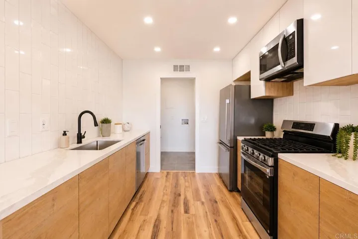 1148 Madera Lane, Vista, California 92084