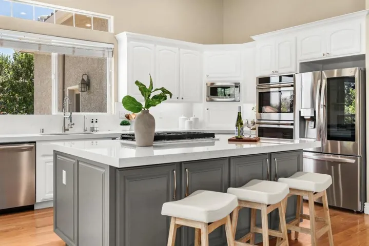 961 Oak Creek Court, Hollister, California 95023