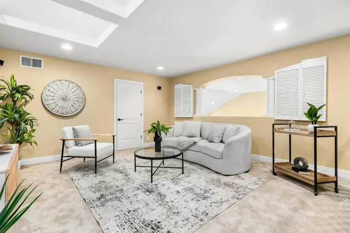 961 Oak Creek Court, Hollister, California 95023