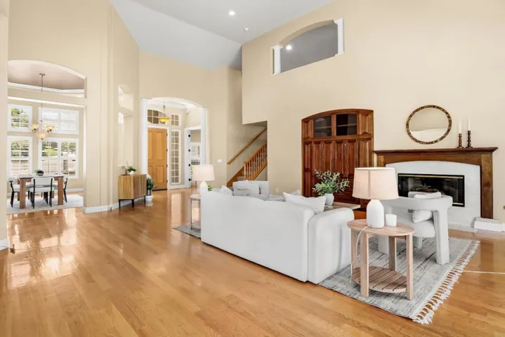 961 Oak Creek Court, Hollister, California 95023