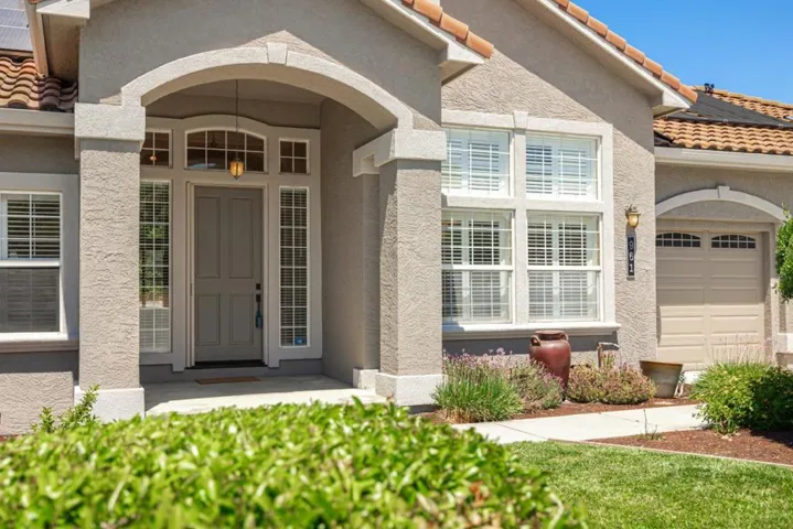 961 Oak Creek Court, Hollister, California 95023