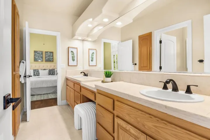 961 Oak Creek Court, Hollister, California 95023