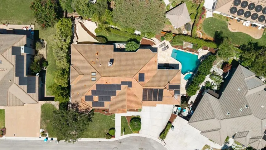 961 Oak Creek Court, Hollister, California 95023