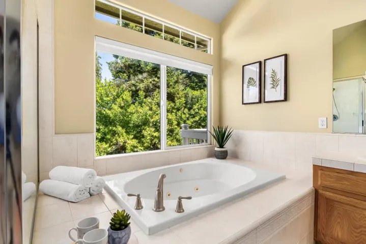 961 Oak Creek Court, Hollister, California 95023