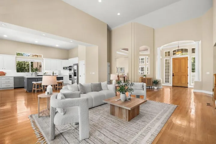 961 Oak Creek Court, Hollister, California 95023