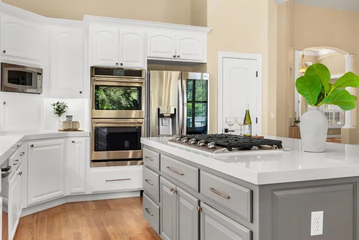 961 Oak Creek Court, Hollister, California 95023
