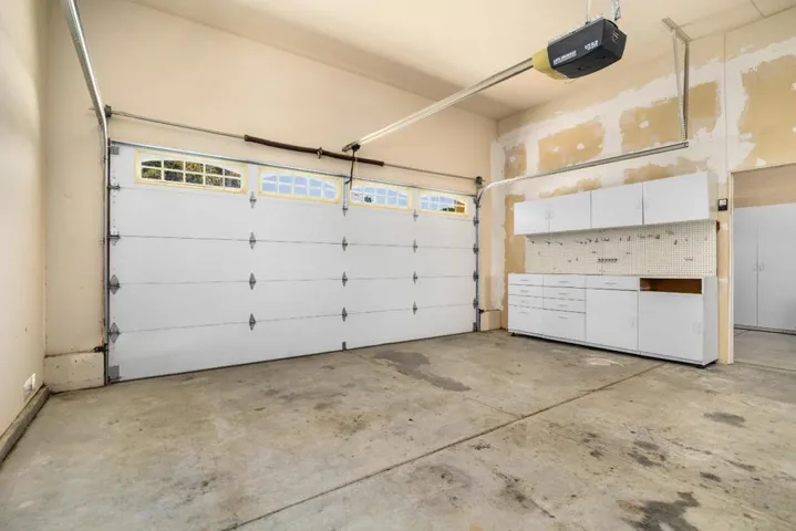 961 Oak Creek Court, Hollister, California 95023