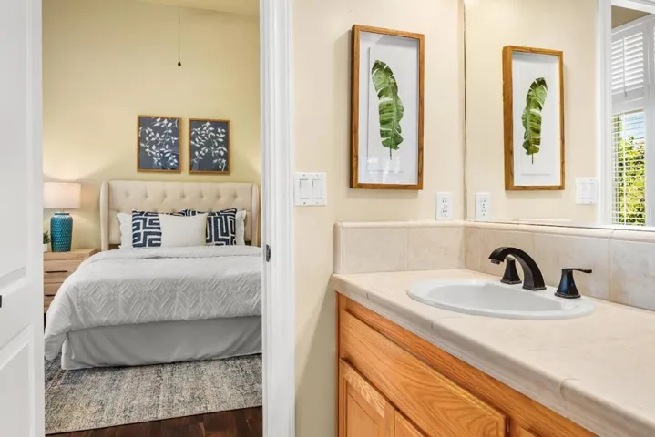 961 Oak Creek Court, Hollister, California 95023