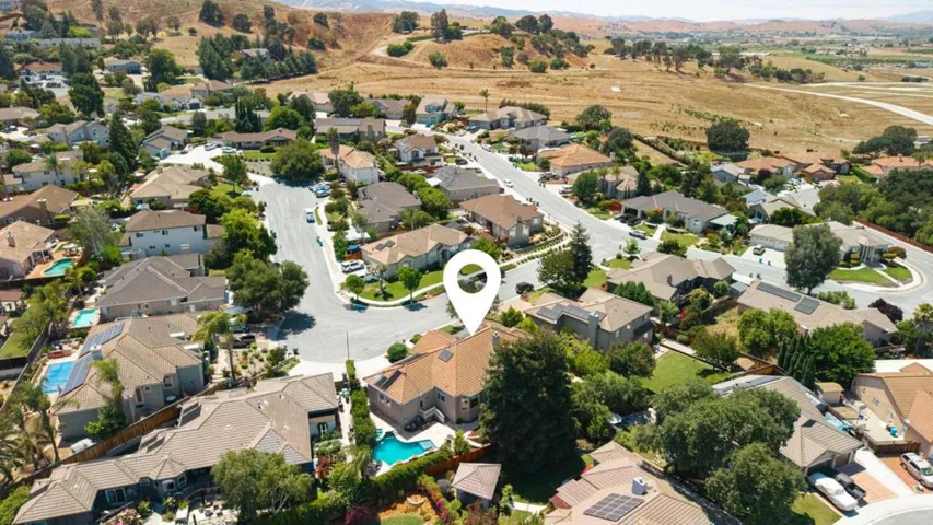 961 Oak Creek Court, Hollister, California 95023