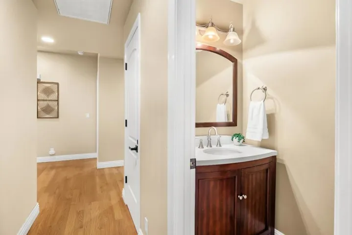 961 Oak Creek Court, Hollister, California 95023