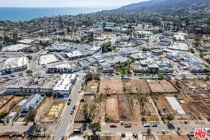 1011 Embury Street, Pacific Palisades, California 90272