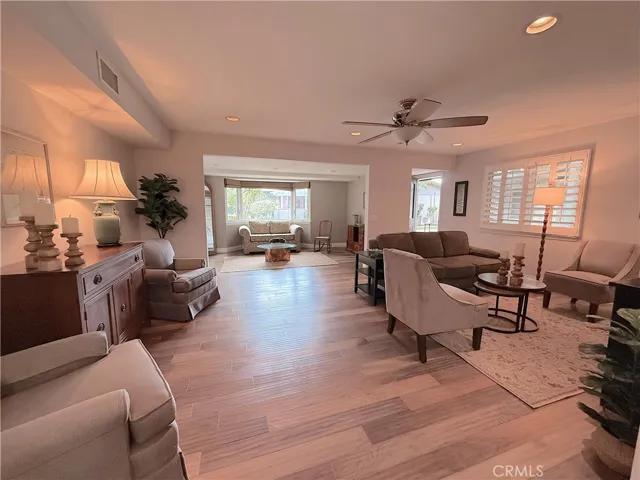 1860 Saint John Road 32a, Seal Beach, California 90740