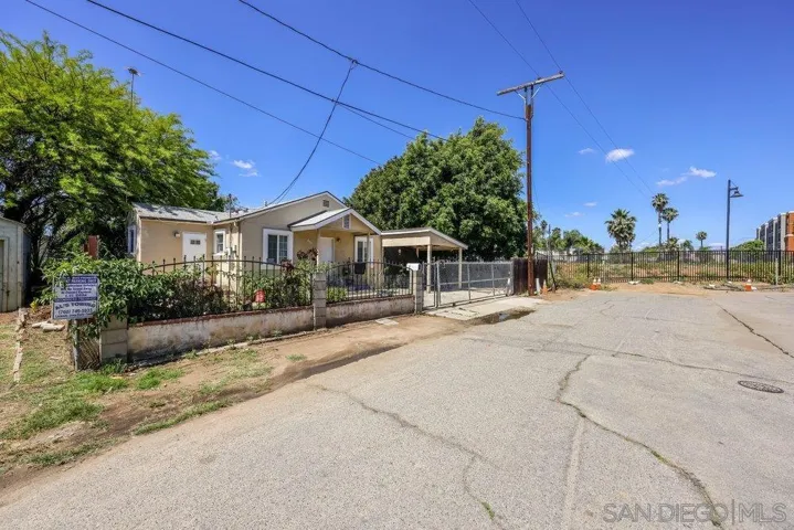 411 Waverly, Escondido, California 92025