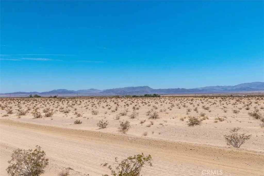 4461 Meriwether Road, 29 Palms, California 92277 — photo 4