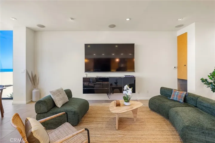 3009 Ocean Front Walk, Venice, California 90291
